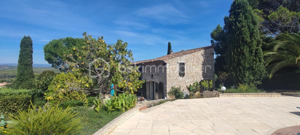 Maison en pierre de 180 m²