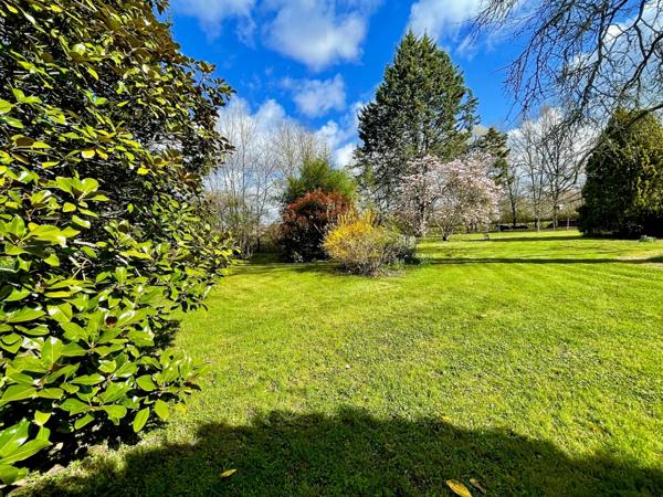 Demeure d'exception de 6 chambres et 385 m² sur un terrain de 1,6 ha