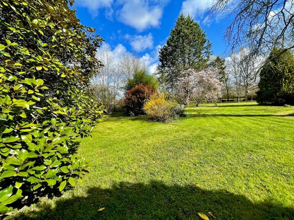 Demeure d'exception de 6 chambres et 385 m² sur un terrain de 1,6 ha