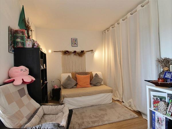 Appartement T2 bis avec balcon parking au pied de la résidence
