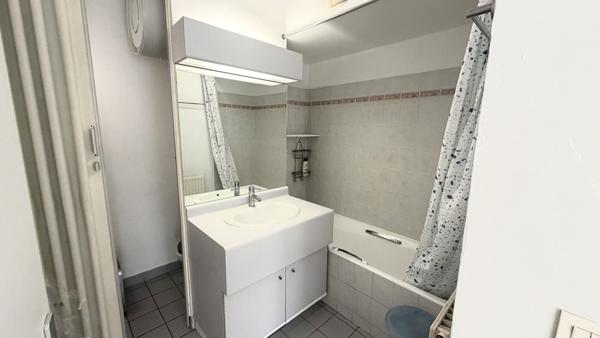 Appartement Suresnes 2 pièce(s) 28 m2