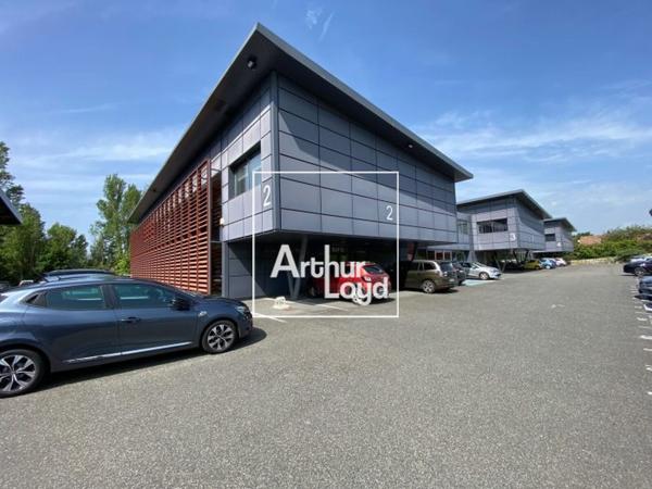 Bureaux à louer à Saint-Jean - espaces lumineux et accès direct aux axes routiers
