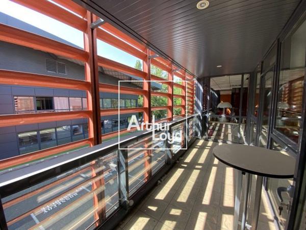 Bureaux à louer à Saint-Jean - espaces lumineux et accès direct aux axes routiers