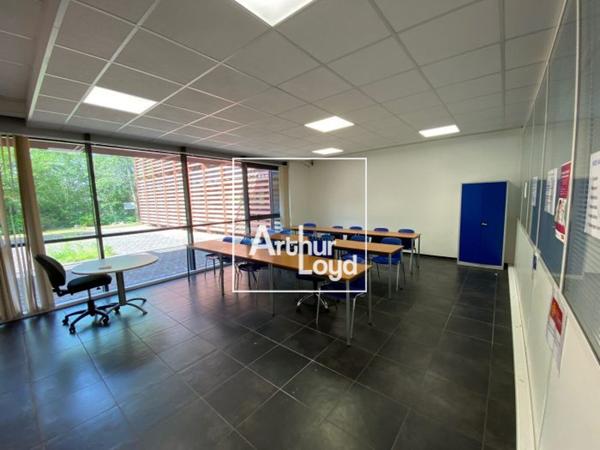 Bureaux à louer à Saint-Jean - espaces lumineux et accès direct aux axes routiers
