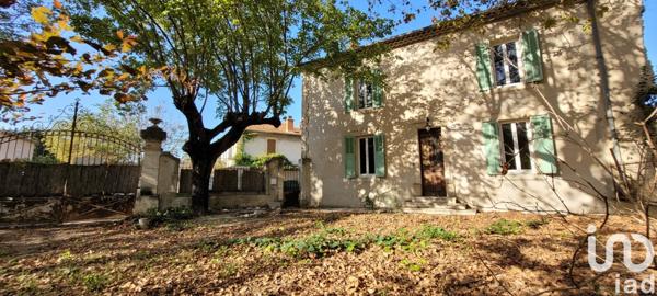 Maison de village 6 pièces de 102 m² à Camaret-sur-Aigues (84850)