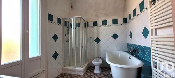 Maison de village 6 pièces de 102 m² à Camaret-sur-Aigues (84850)