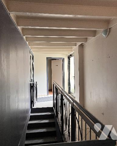 Ensemble immobilier composé d'une maison de 260 m² habitables +local annexe professionnel de 255 m².