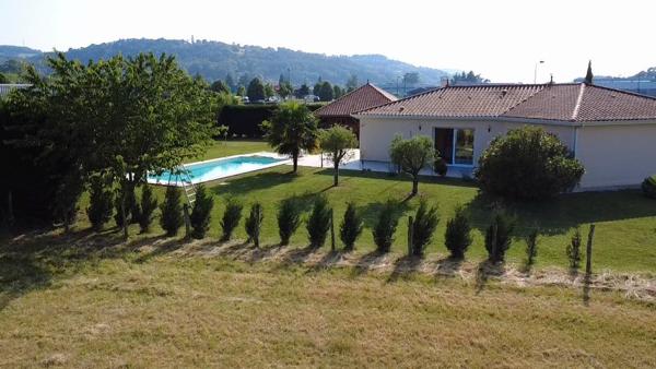 Maison Terrasson Lavilledieu avec piscine et 3 chambres