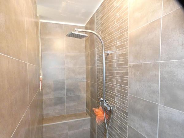 Maison Terrasson Lavilledieu avec piscine et 3 chambres