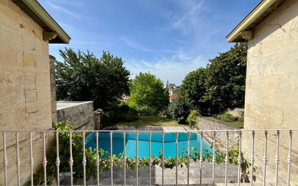 Maison à vendre    6 pièces •  Niort