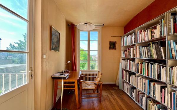 Maison à vendre    6 pièces •  Niort