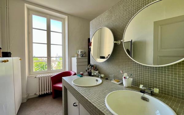 Maison à vendre    6 pièces •  Niort