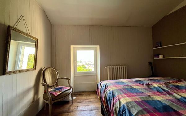 Maison à vendre    6 pièces •  Niort