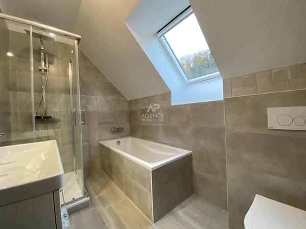 Maison à louer à Pontoise - 6 pièces, 4 chambres Loyer 1 850 €/mois charges comprises **  - Référence  MG11283