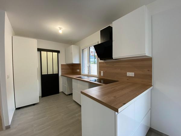 Maison à louer à Pontoise - 6 pièces, 4 chambres Loyer 1 850 €/mois charges comprises **  - Référence  MG11283