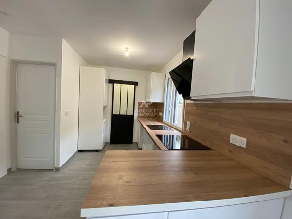 Maison à louer à Pontoise - 6 pièces, 4 chambres Loyer 1 850 €/mois charges comprises **  - Référence  MG11283