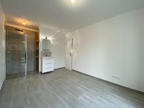 Maison à louer à Pontoise - 6 pièces, 4 chambres Loyer 1 850 €/mois charges comprises **  - Référence  MG11283