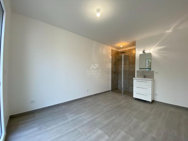 Maison à louer à Pontoise - 6 pièces, 4 chambres Loyer 1 850 €/mois charges comprises **  - Référence  MG11283