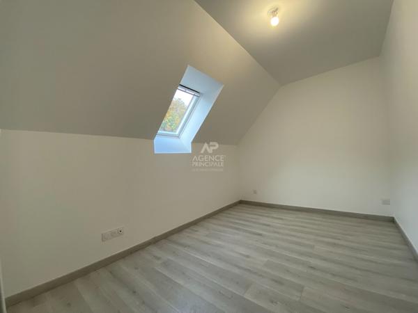Maison à louer à Pontoise - 6 pièces, 4 chambres Loyer 1 850 €/mois charges comprises **  - Référence  MG11283