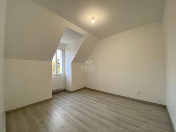 Maison à louer à Pontoise - 6 pièces, 4 chambres Loyer 1 850 €/mois charges comprises **  - Référence  MG11283