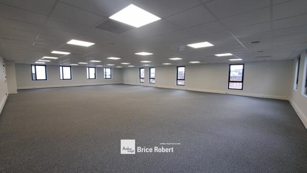 Location bureaux rénovés et lumineux à Villeurbanne