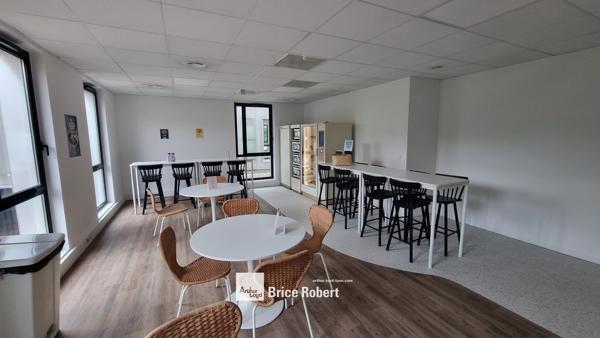 Location bureaux rénovés et lumineux à Villeurbanne
