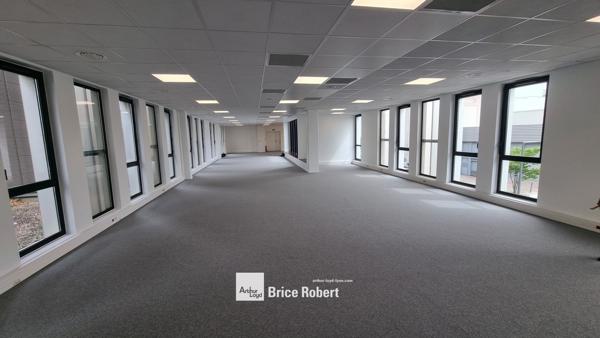 Location bureaux rénovés et lumineux à Villeurbanne