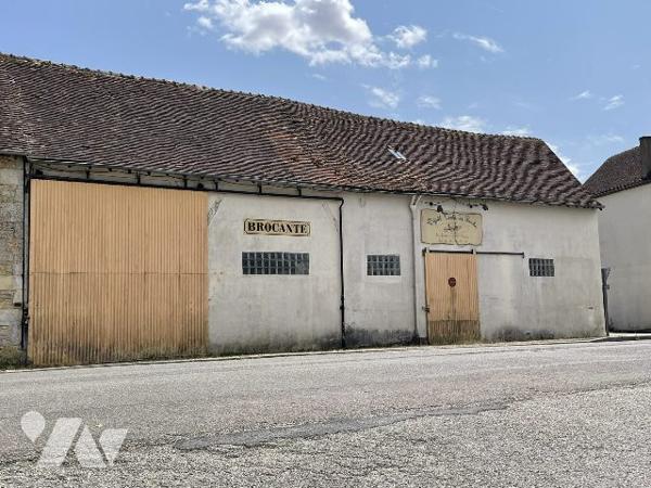 Bâtiment pour activité pro ou stockage proche centre-ville BELLEME