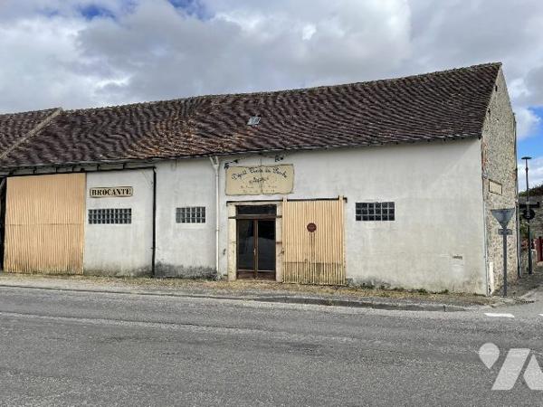 Bâtiment pour activité pro ou stockage proche centre-ville BELLEME