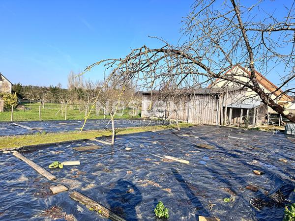 Vente terrain constructible d'environ 598 m² - centre ville de Mayet (72360)