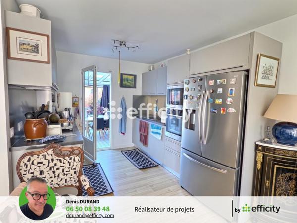 Maison
         6 pièces
        - 108 m² 549 000 € *
