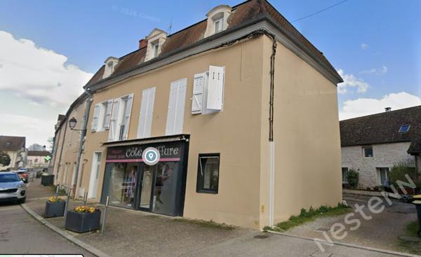 Local commercial à vendre au centre de Fontaines - Opportunité d'investissement