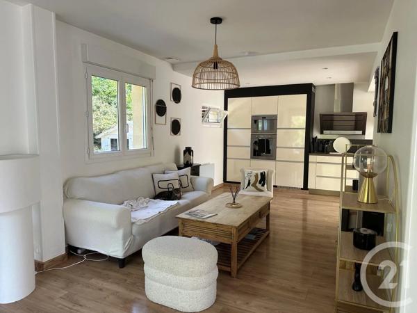 Maison à vendre  5 pièces - 103 m 2   ST PLANCHERS  - 50