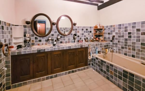 Maison à vendre    8 pièces • 256,11 m2 Saint-Maime