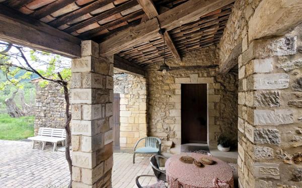 Maison à vendre    8 pièces • 256,11 m2 Saint-Maime