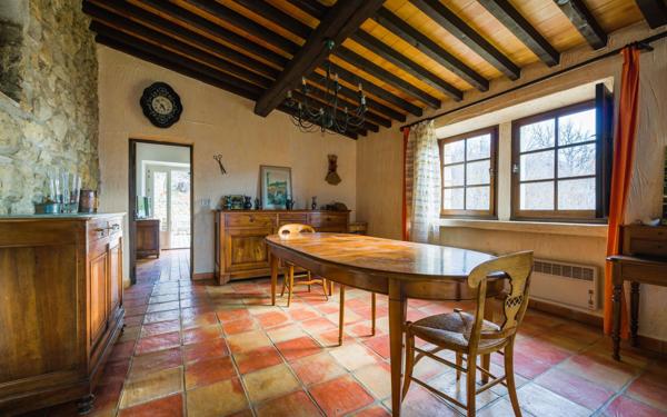 Maison à vendre    8 pièces • 256,11 m2 Saint-Maime