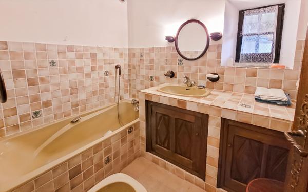 Maison à vendre    8 pièces • 256,11 m2 Saint-Maime