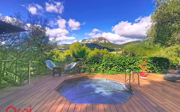 Maison à vendre    10 pièces •  Toulon