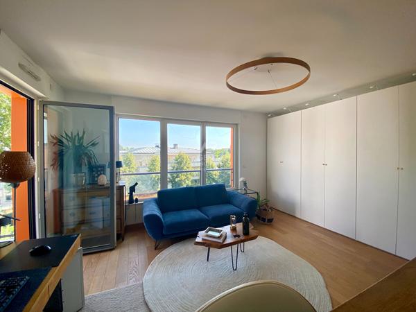"Meudon Val Fleury" Superbe appartement meublé de 50.85 m² avec balcon, cave et parking ! Loyer 1 590 €/mois charges comprises **  - Référence  28183