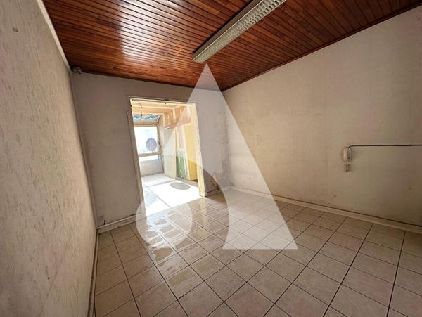 Local commercial 3 pièces 41.57 m2