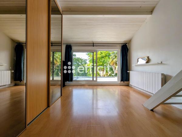 Maison
         6 pièces
        - 130 m² Bien prestige 440 000 € *