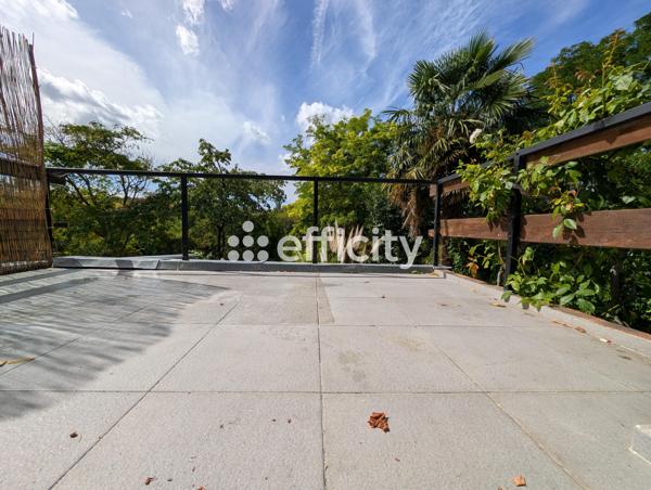 Maison
         6 pièces
        - 130 m² Bien prestige 440 000 € *
