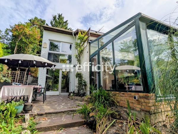 Maison
         6 pièces
        - 130 m² Bien prestige 440 000 € *