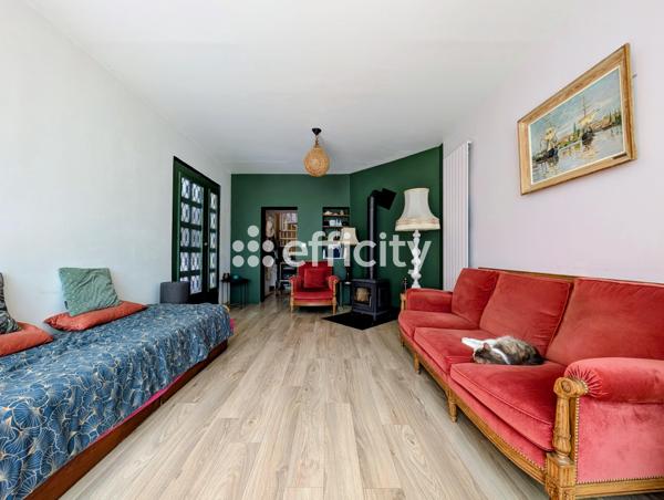 Maison
         6 pièces
        - 130 m² Bien prestige 440 000 € *