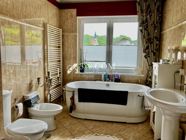 Maison 7 pièce(s) 4 chambre(s) 190 m²