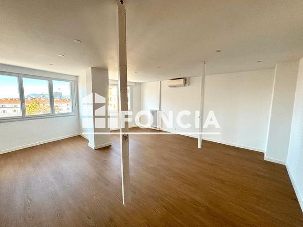 Location Local commercial 2 pièces 51.1 m² - 39 BOULEVARD GEORGES CLEMENCEAU Toulon 83000