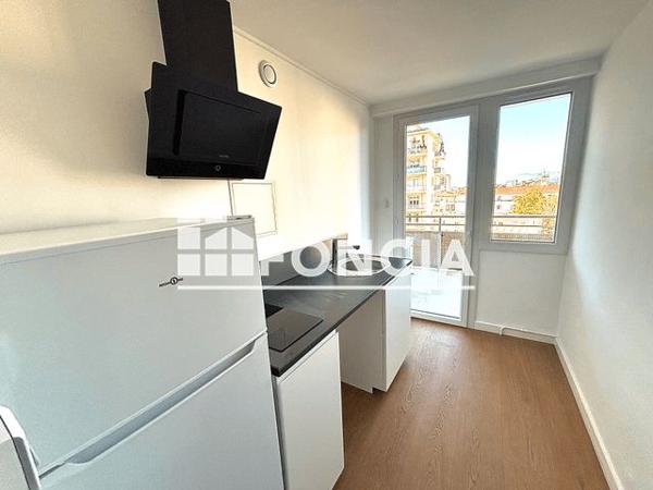 Location Local commercial 2 pièces 51.1 m² - 39 BOULEVARD GEORGES CLEMENCEAU Toulon 83000