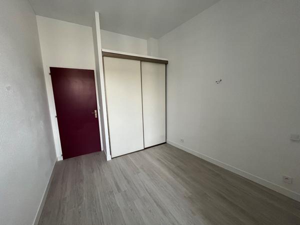 A vendre pour Investisseurs Immeuble centre ville Mont De Marsan local commercial et 5 appartements loués