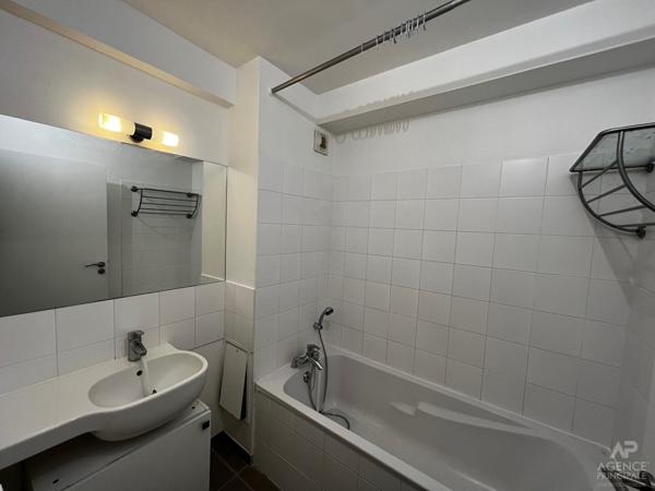 Appartement Rueil Malmaison 2 pièce(s) 48.2 m2 Loyer 1 350 €/mois charges comprises **  - Référence  20094