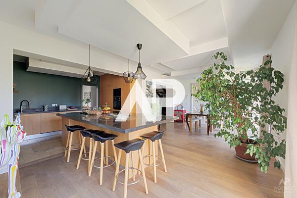 Maison Suresnes 8 pièce(s) 274 m2 1 699 000 € **  - Référence  20111